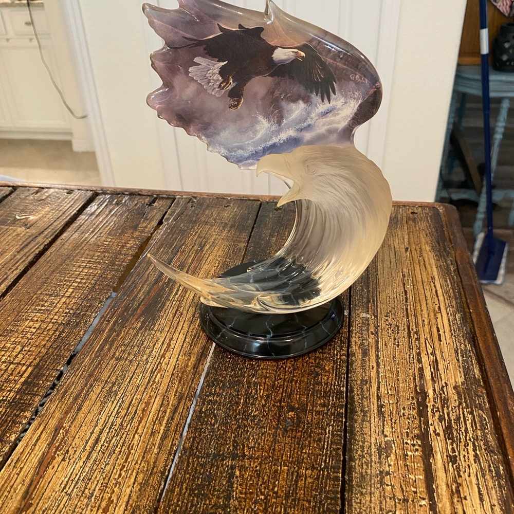 Bradford Exchange: Majestic Eagle Wave Sculpture